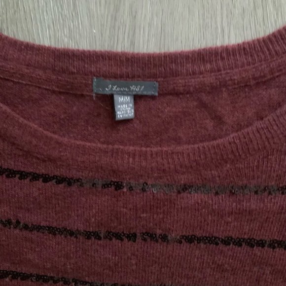 Ladies Short Sleeve Wool Sweater - Burgundy with Sequins. Size Medium - Picture 3 of 5